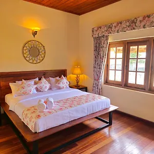 The Loris Manor Hotel